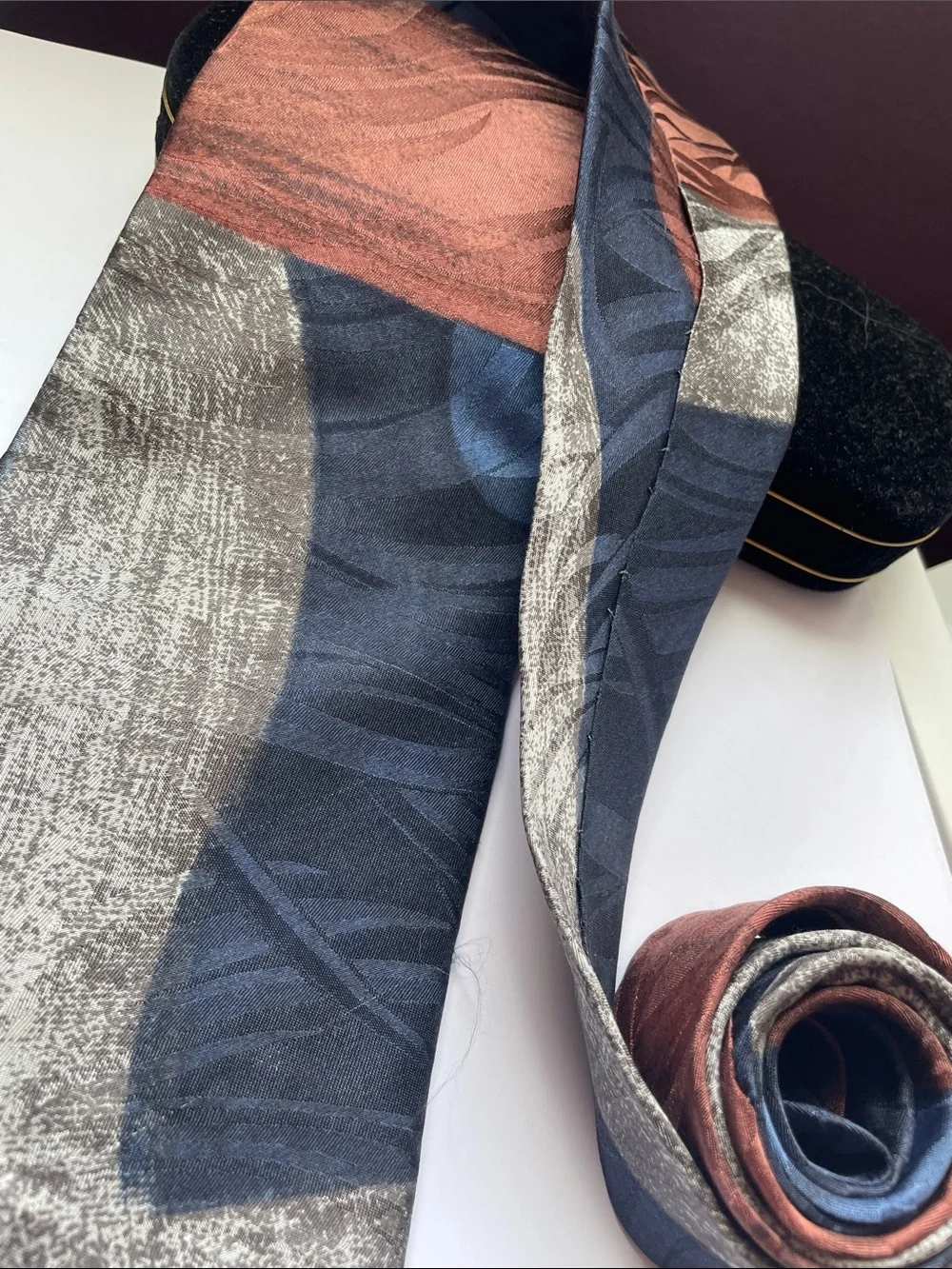 VTG COURREGES ITALIAN SILK JACQUARD TIE